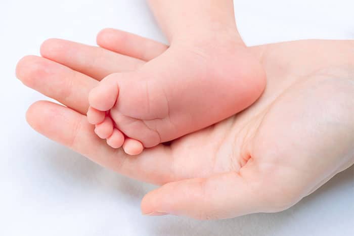 Differences between birth injuries and birth defects